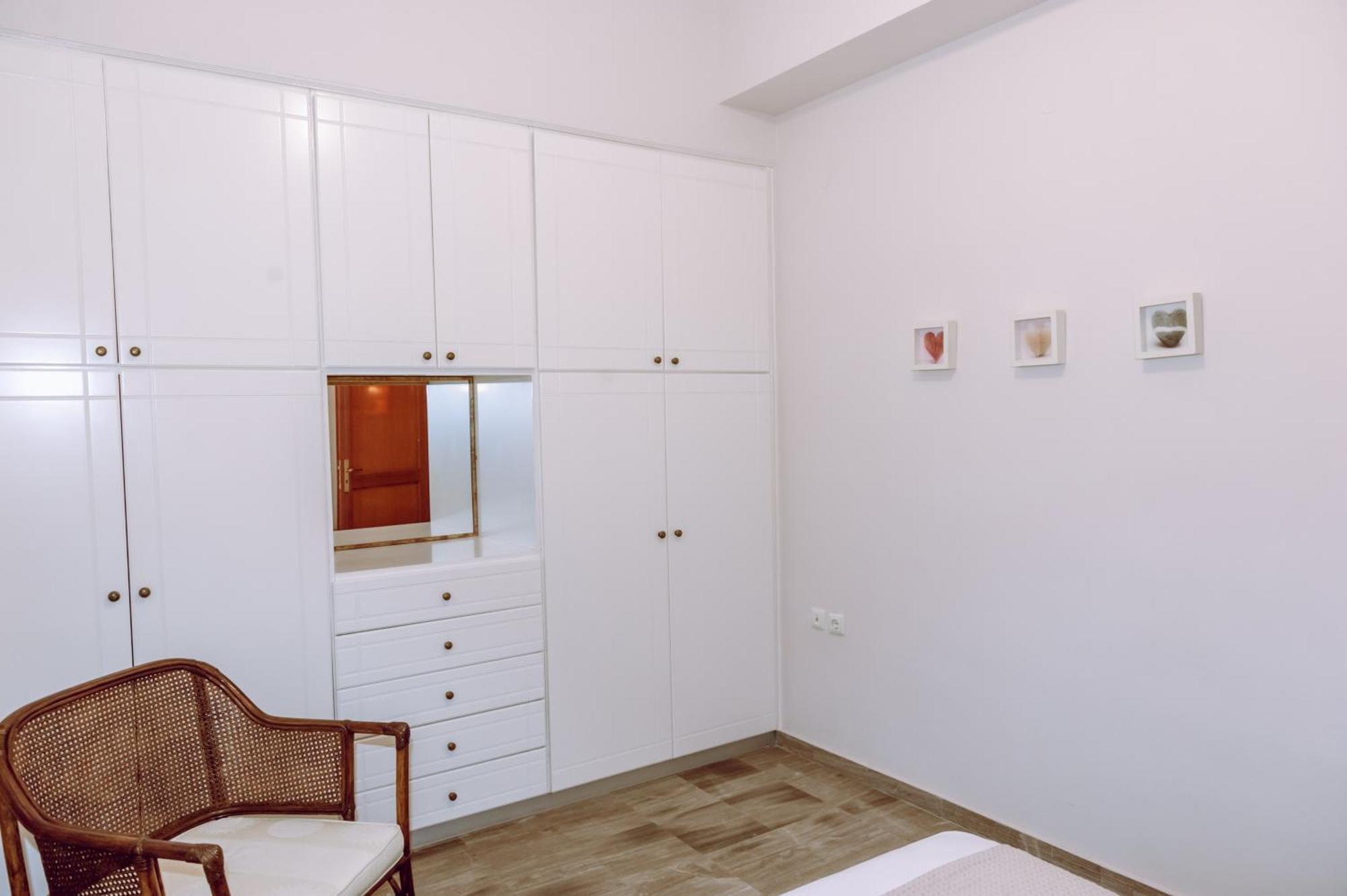 Limanaki Apartment *